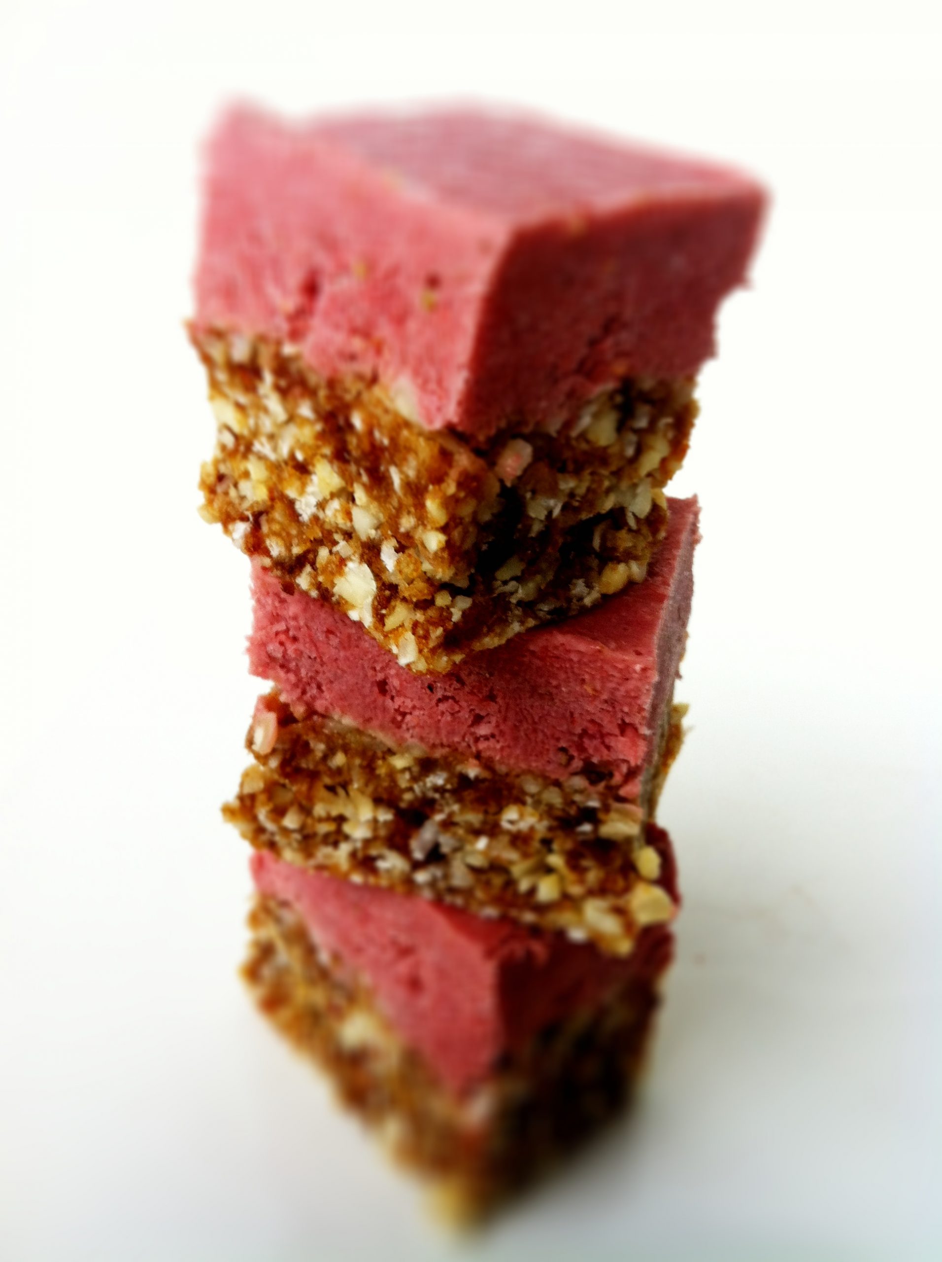 Healthy Strawberry Cheesecake Bites (Vegan, Gluten-Free and No Bake)