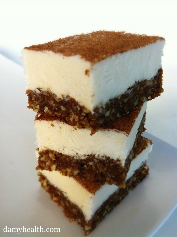 Skinny Cinnamon Bun Cheesecake Squares